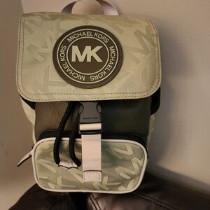MICHAEL KORS SLING BAG